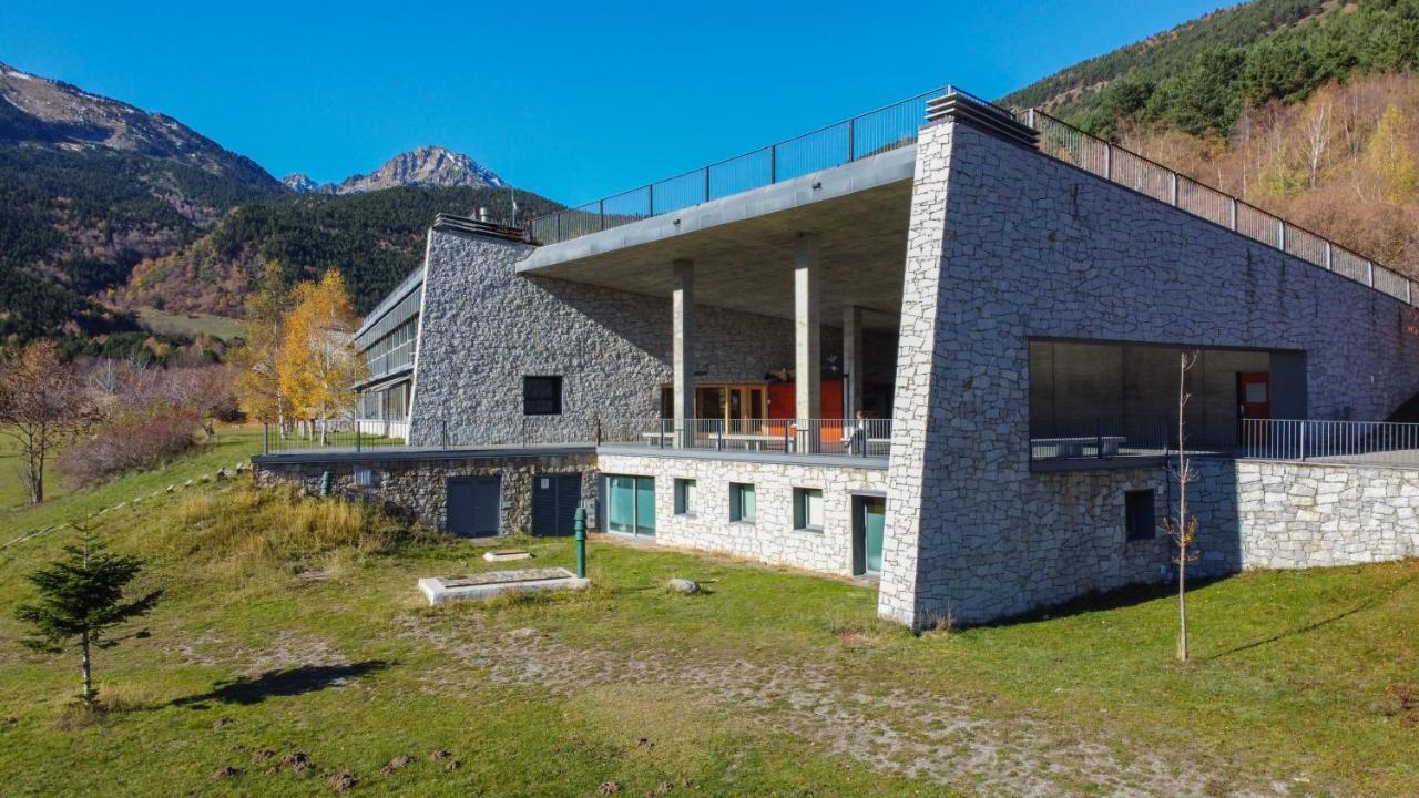 Monnatura Pirineus Son Del Pi Buitenkant foto